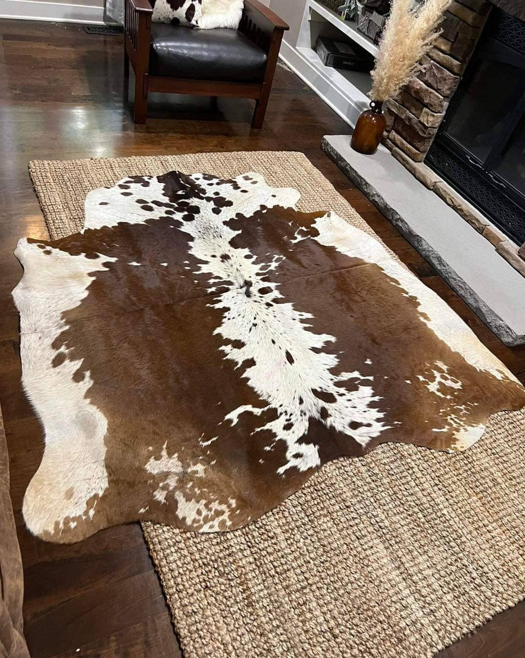 Tricolour Real Cowhide Rug: Cow Fur Area Rug: Brown & White / XXL (30-34 Sq.ft)