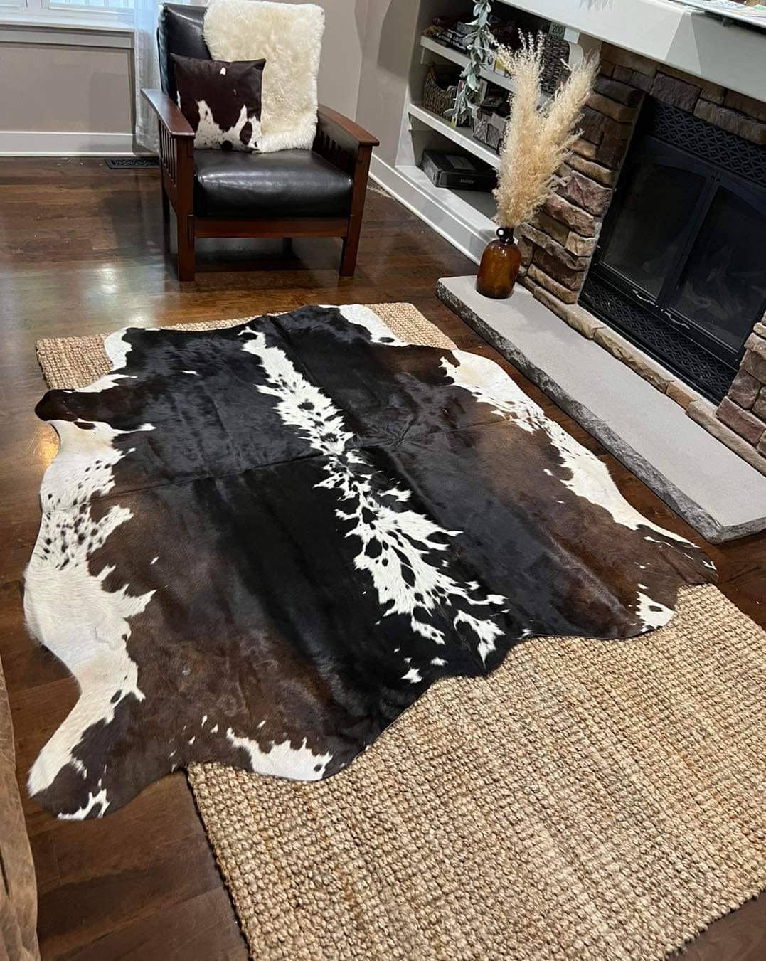 Tricolour Real Cowhide Rug: Cow Fur Area Rug: Brown & White / XXXL (36-44 Sq.ft)
