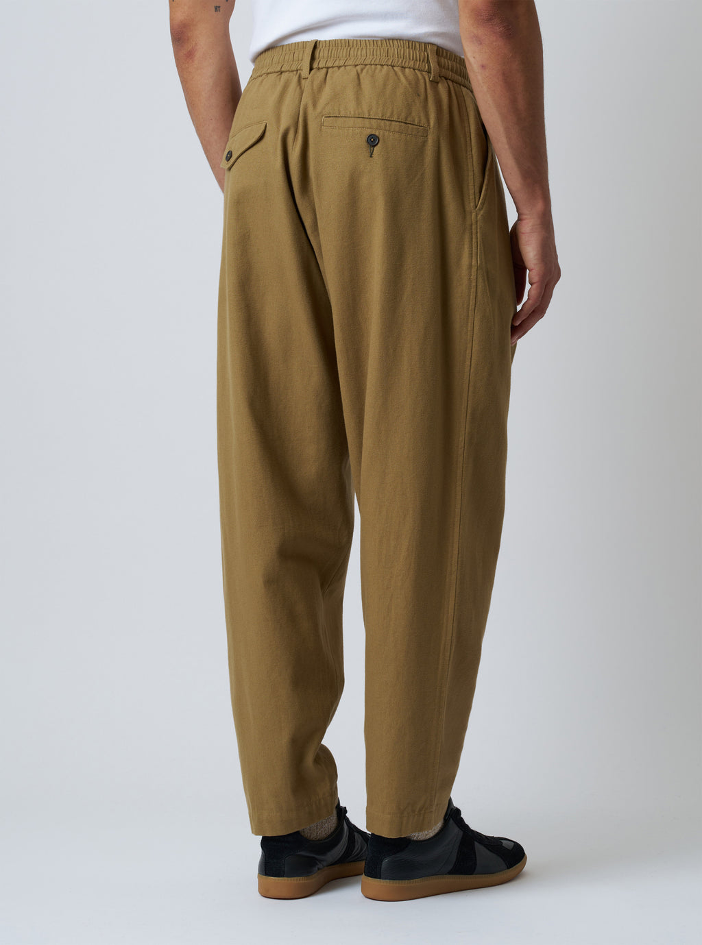 PLEATED TRACK PANT - SAND